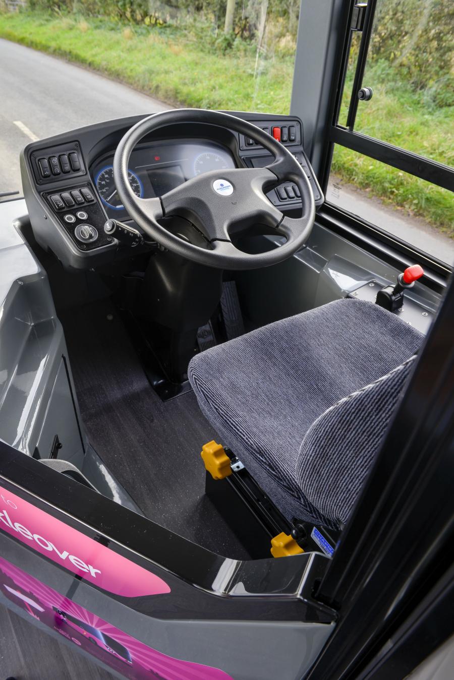 Торпедо Alexander Dennis Enviro200 2015 года  (фото 6 из 39)